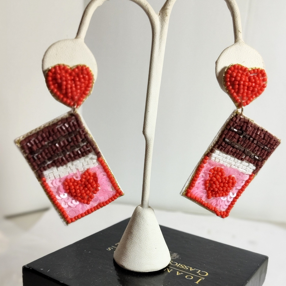 Valentine Red and Brown Beaded Heart Earrings NWOT (#22)